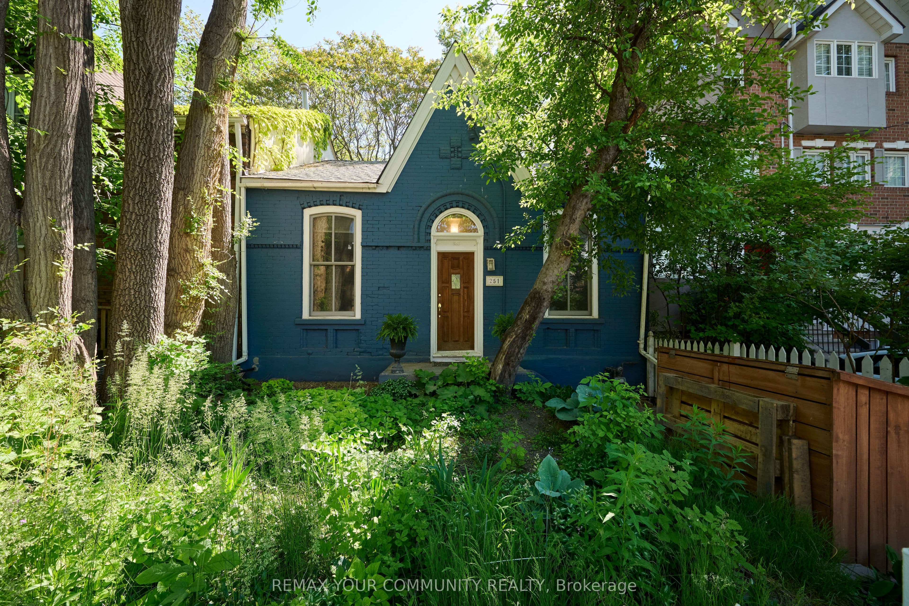 251 Berkeley Street, Toronto C08