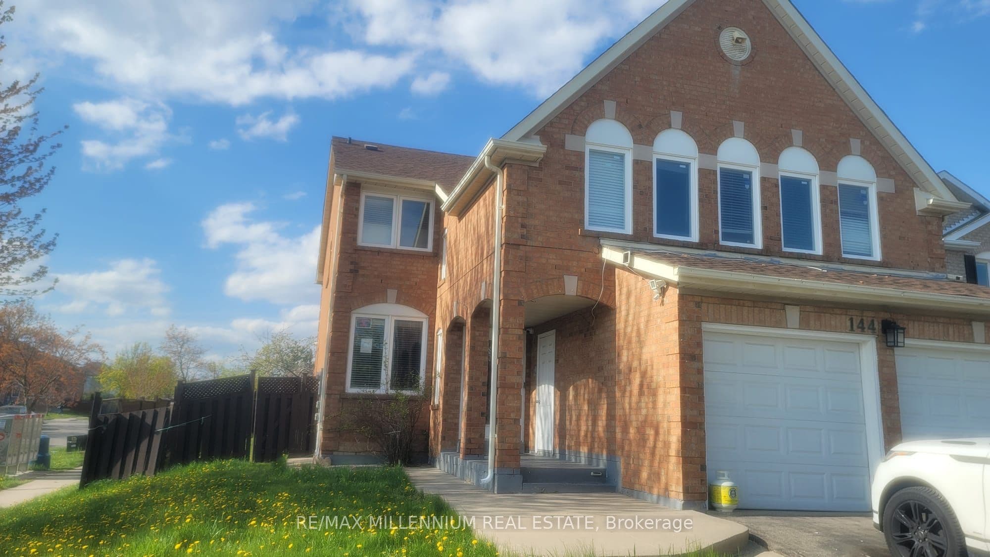 144 Moffatt Avenue, Brampton