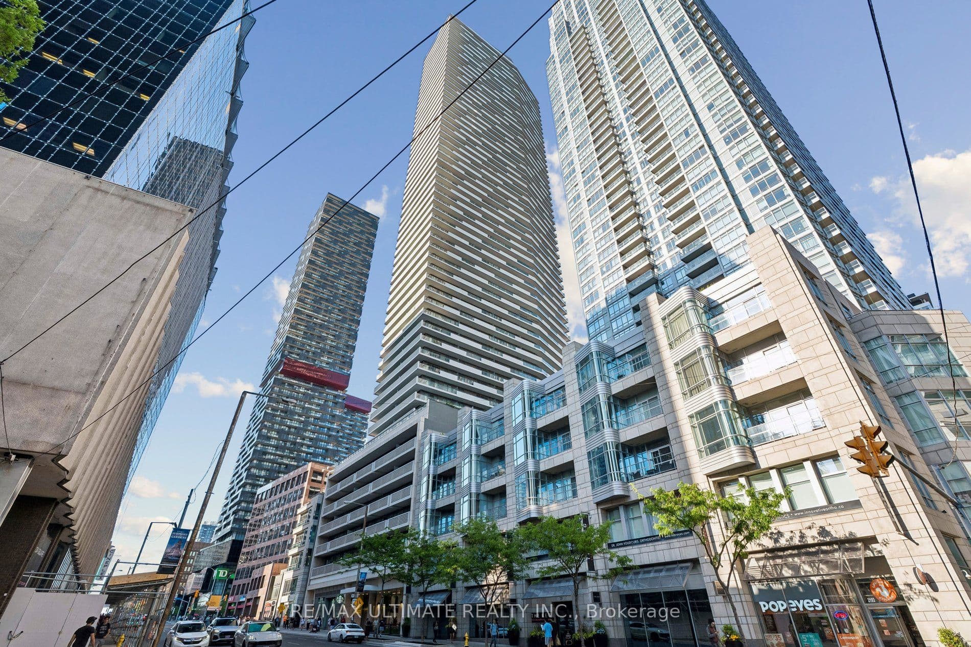 2221 Yonge Street Unit 3905, Toronto C10
