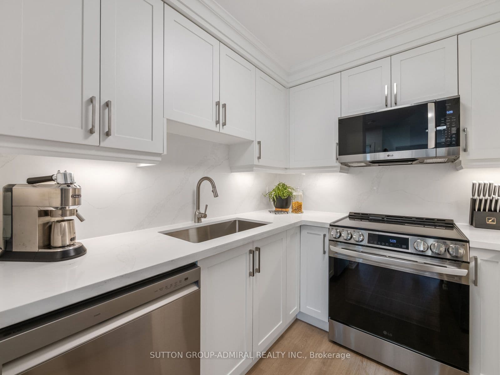 35 Finch Avenue E Unit 1112, Toronto C14