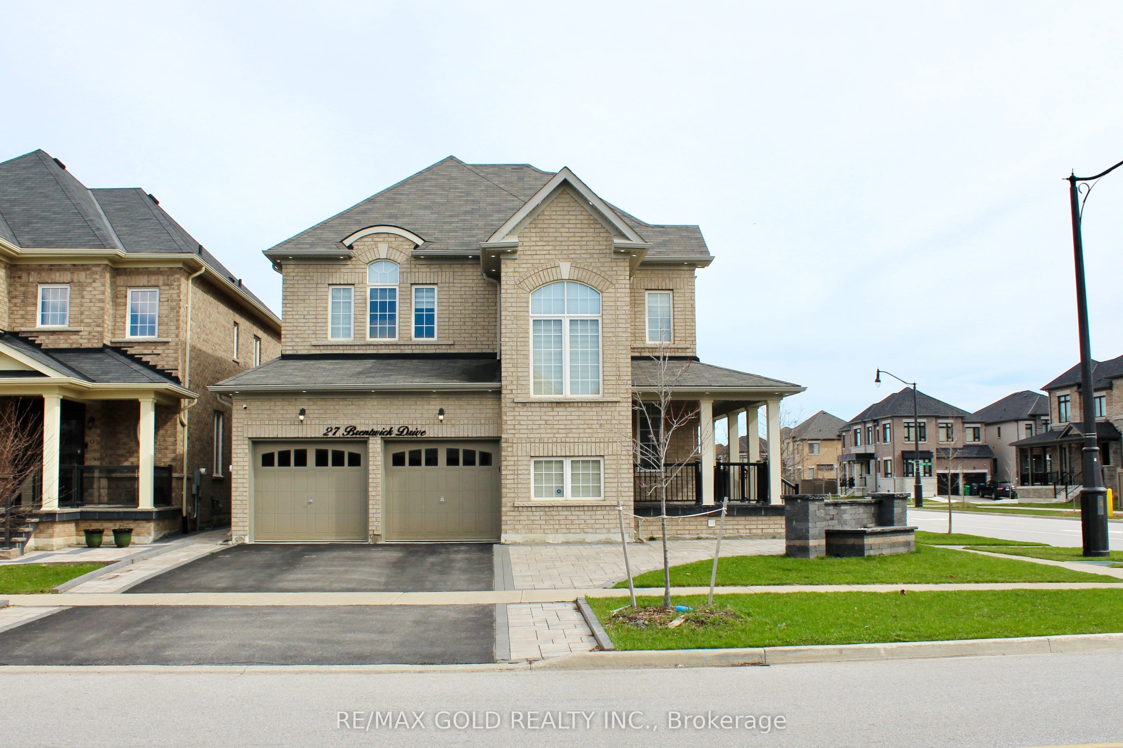 27 Brentwick Drive, Brampton