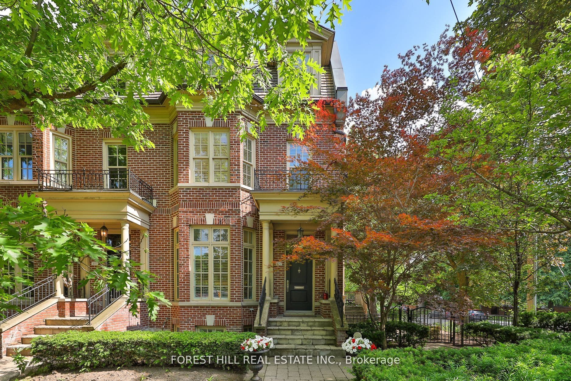 109 Lonsdale Road, Toronto C02