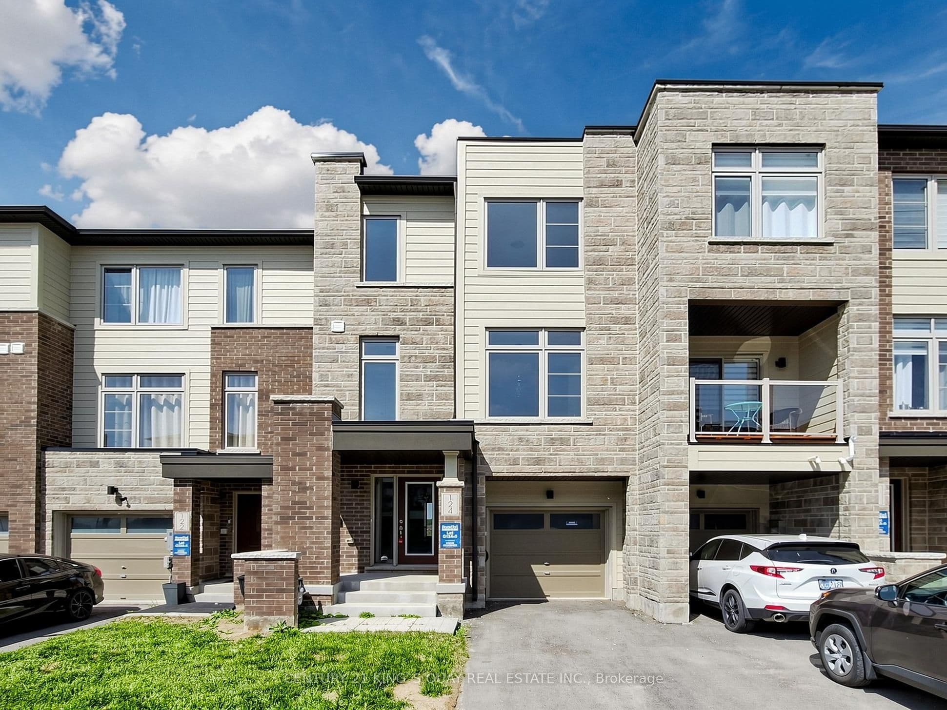 124 Solstice Circle, Newmarket