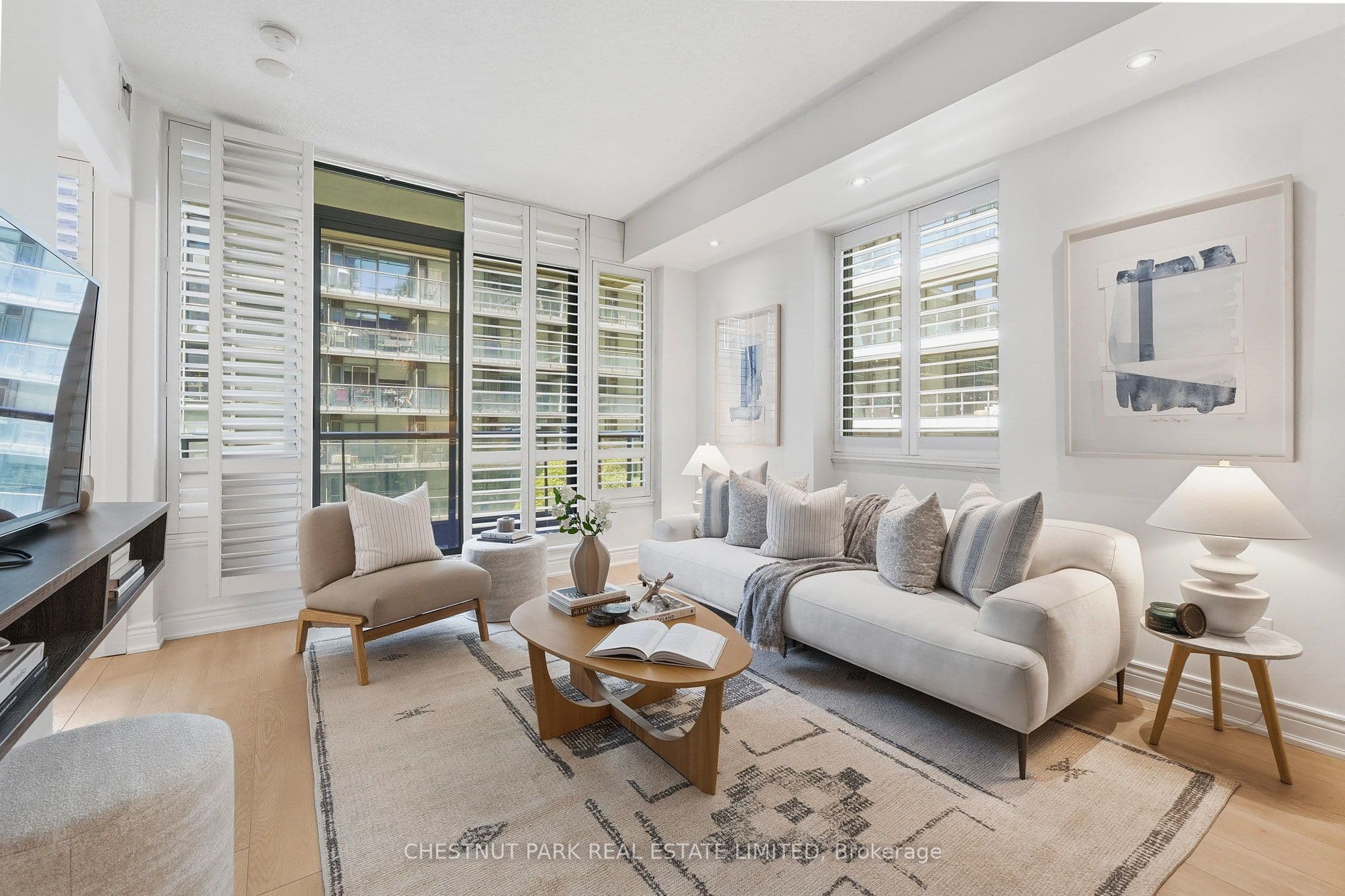 438 King Street W Unit 417, Toronto C01