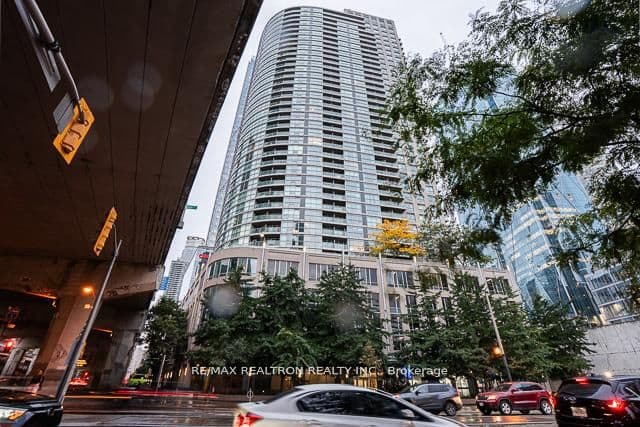18 Yonge Street Unit 808, Toronto C01
