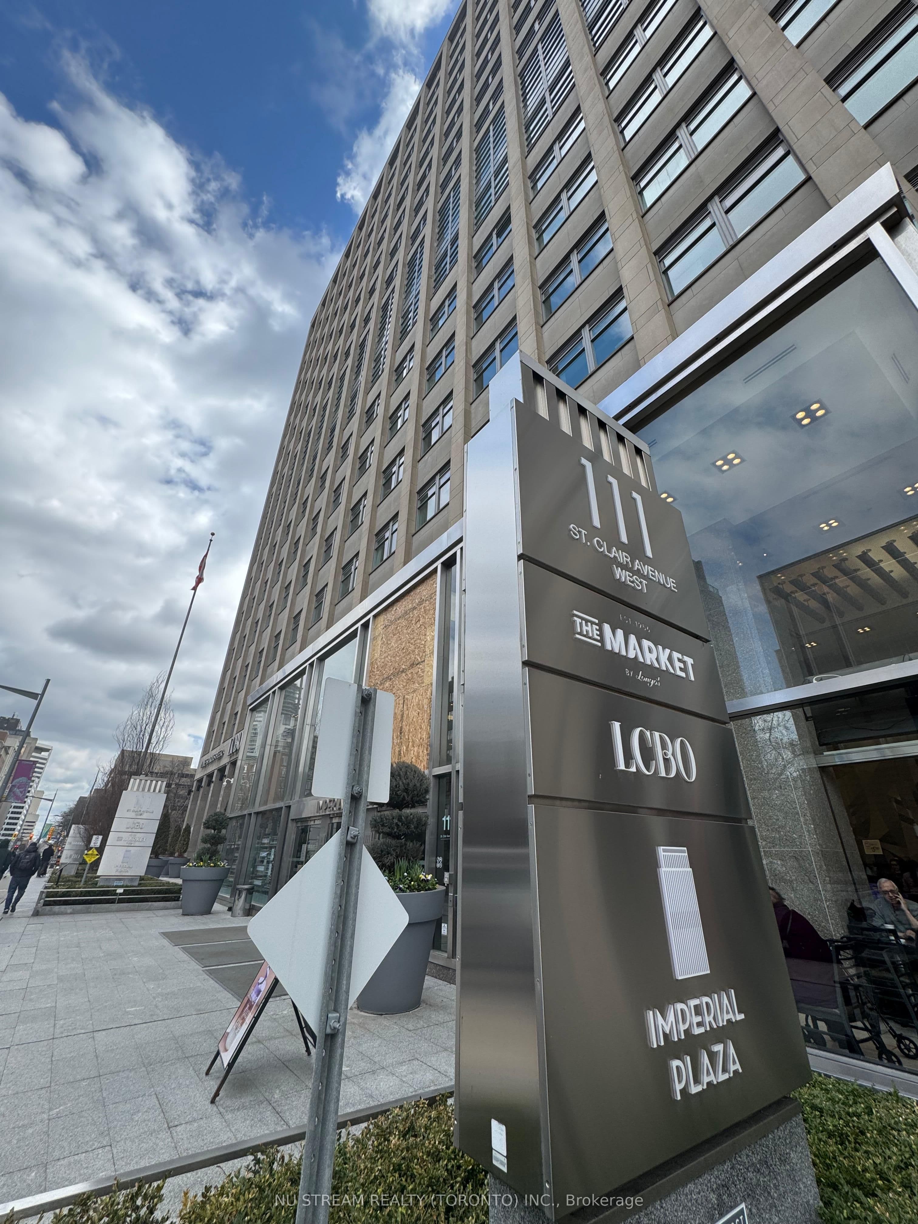 111 St.Clair Avenue N Unit 602, Toronto C02