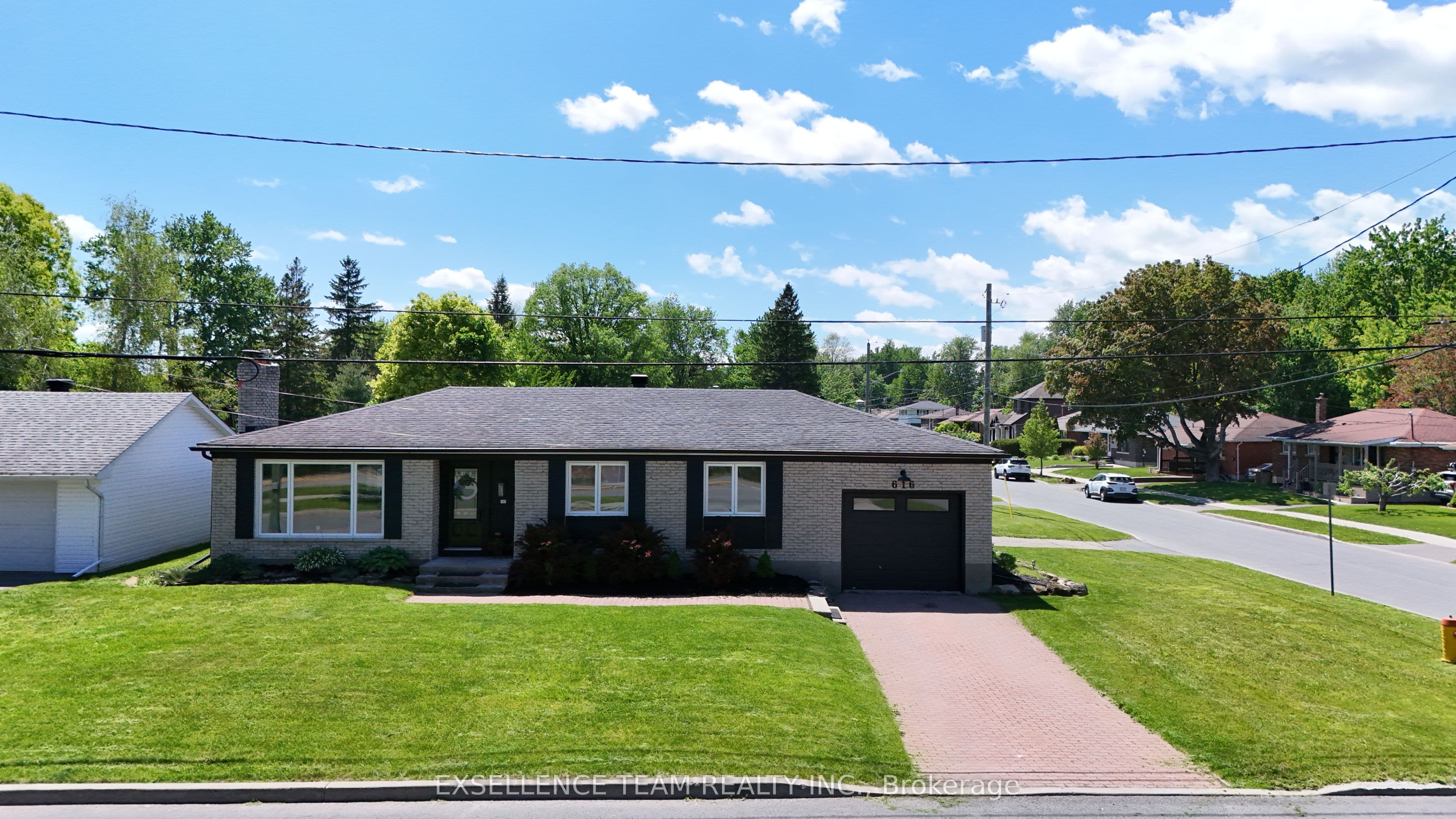 616 Surgenor Street W, Cornwall