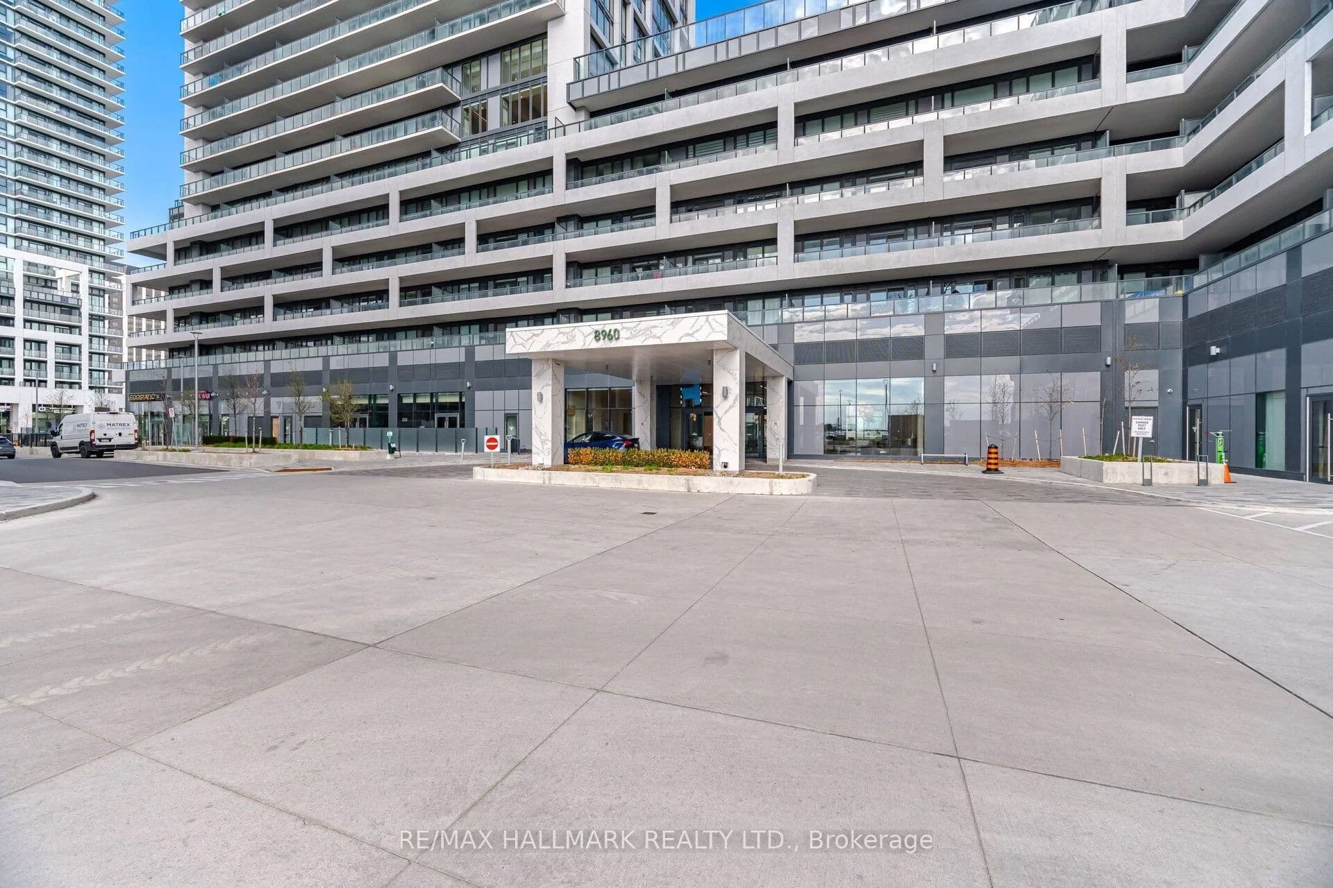 8960 Jane Street Unit 912, Vaughan
