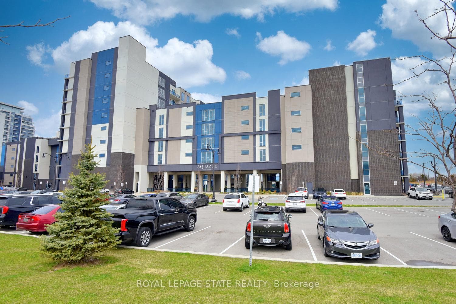 16 Concord Place Unit 145, Grimsby