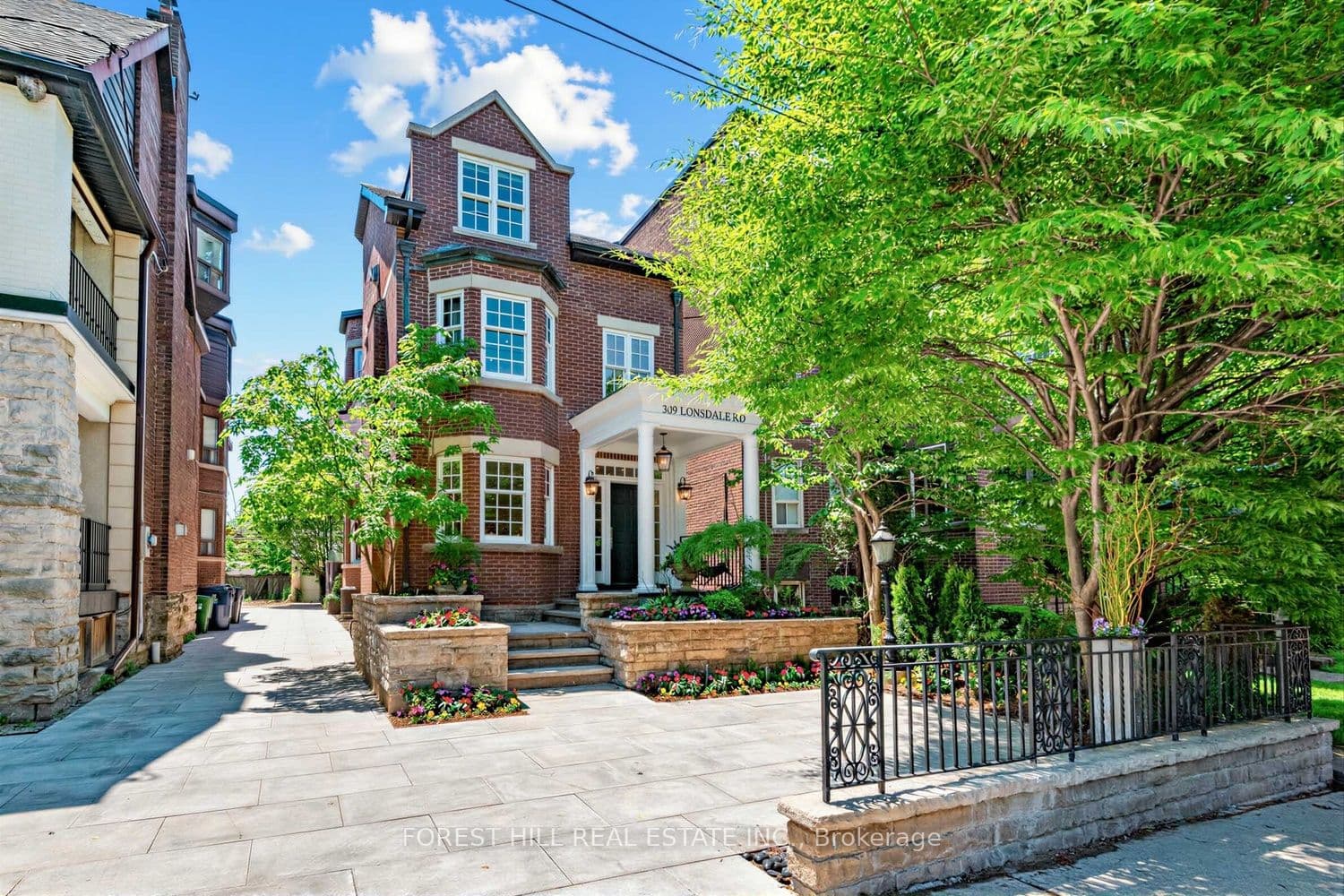309 Lonsdale Road, Toronto C02