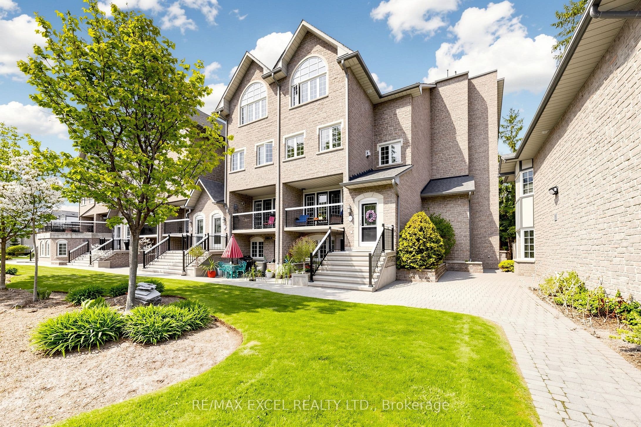 1995 Royal Road Unit 206, Pickering