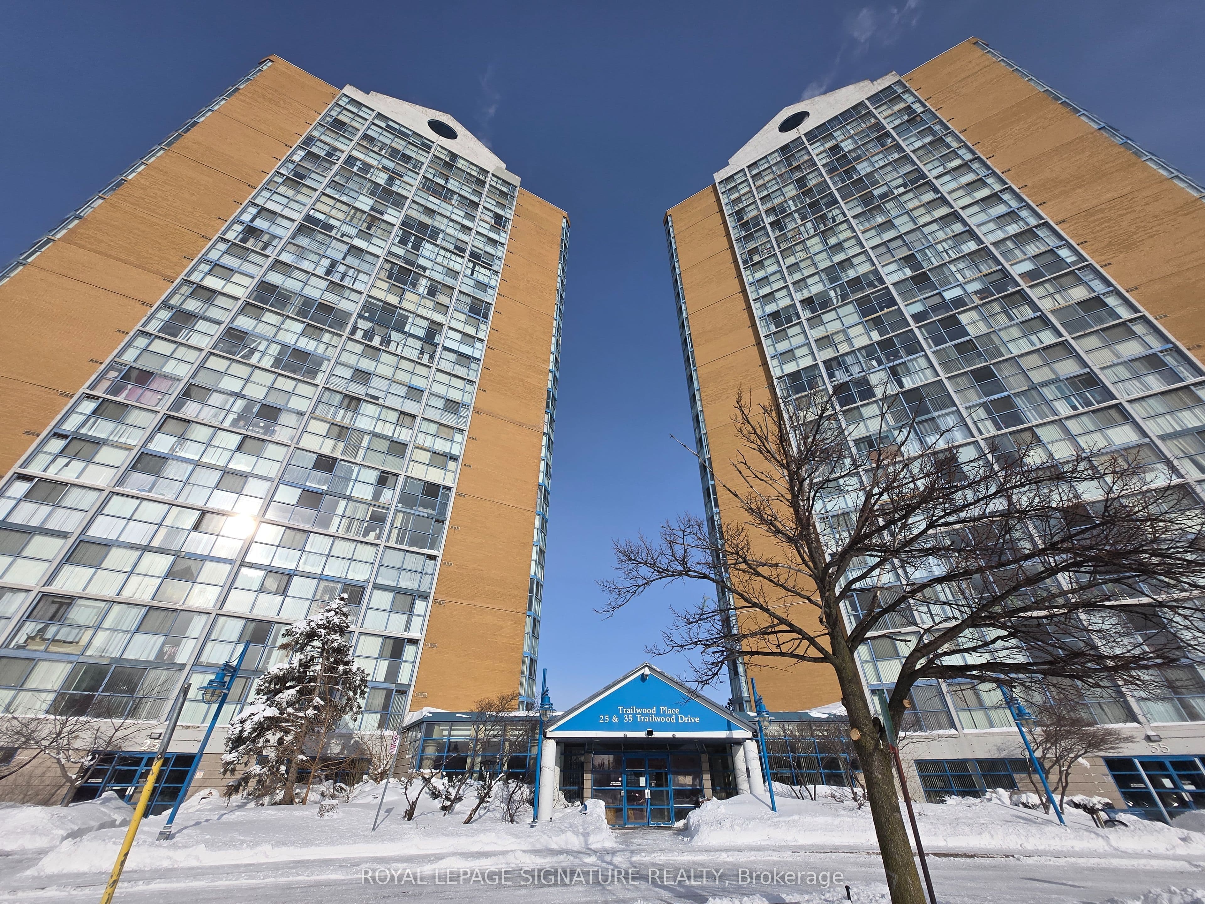 25 Trailwood Drive Unit 1606, Mississauga