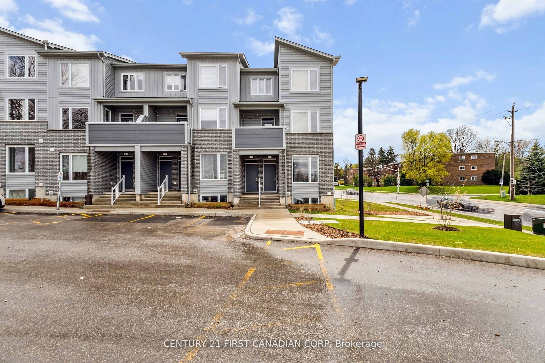 990 DEVERON Crescent Unit 21, London South