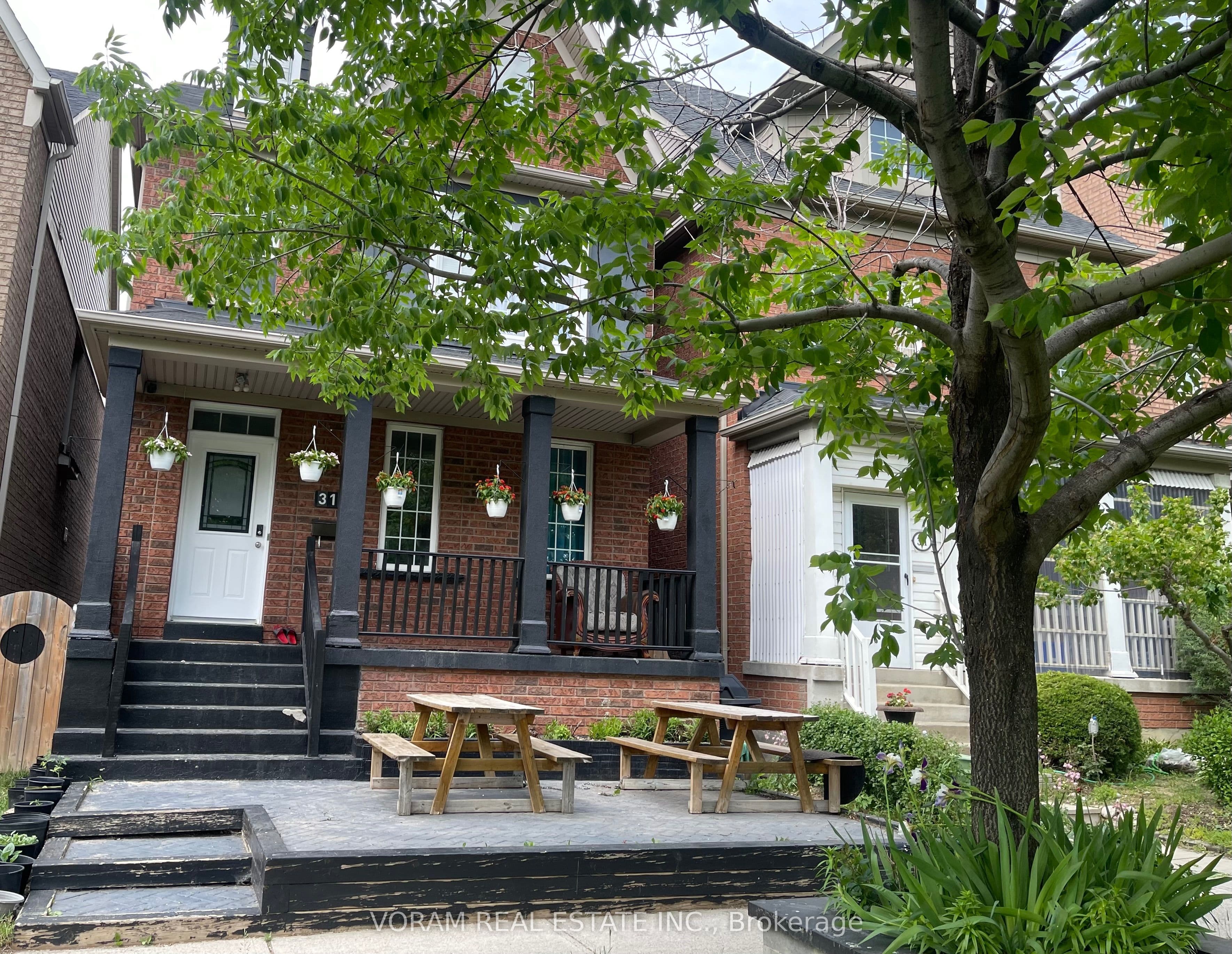 313 Murray Ross Parkway, Toronto W05