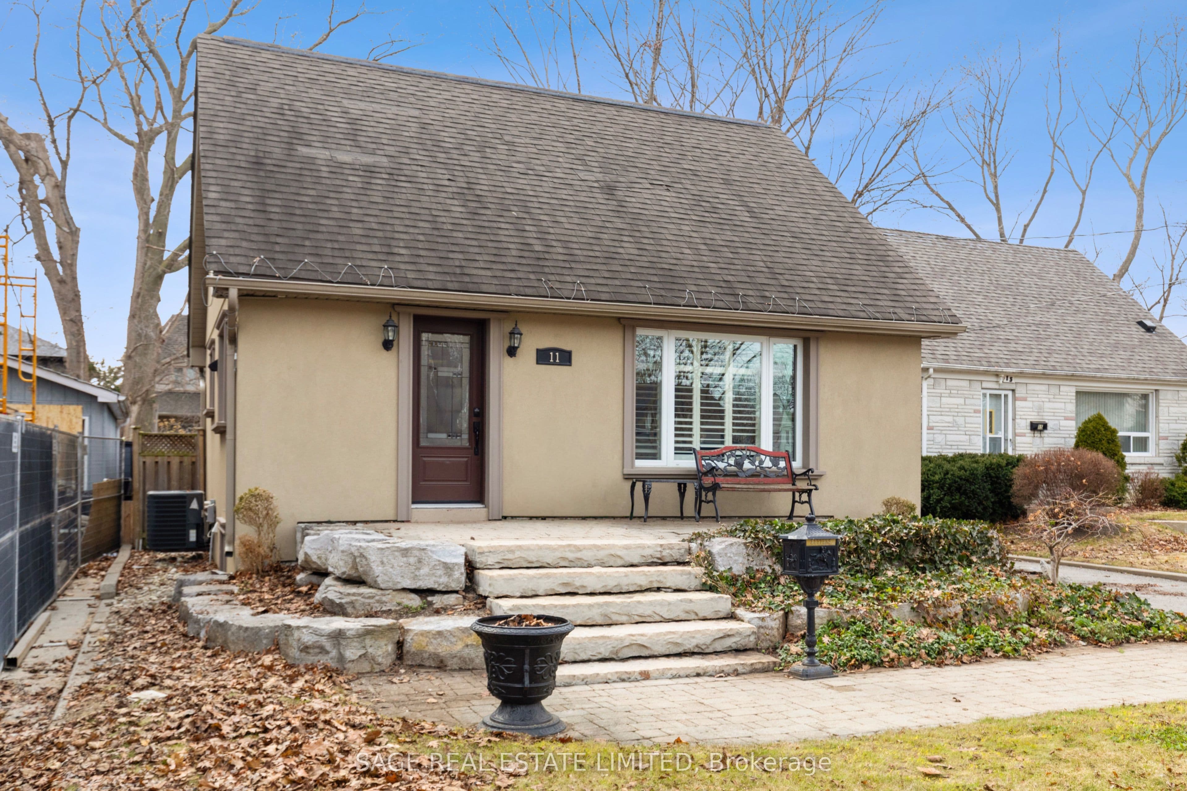 11 Chelsea Drive, Toronto W06