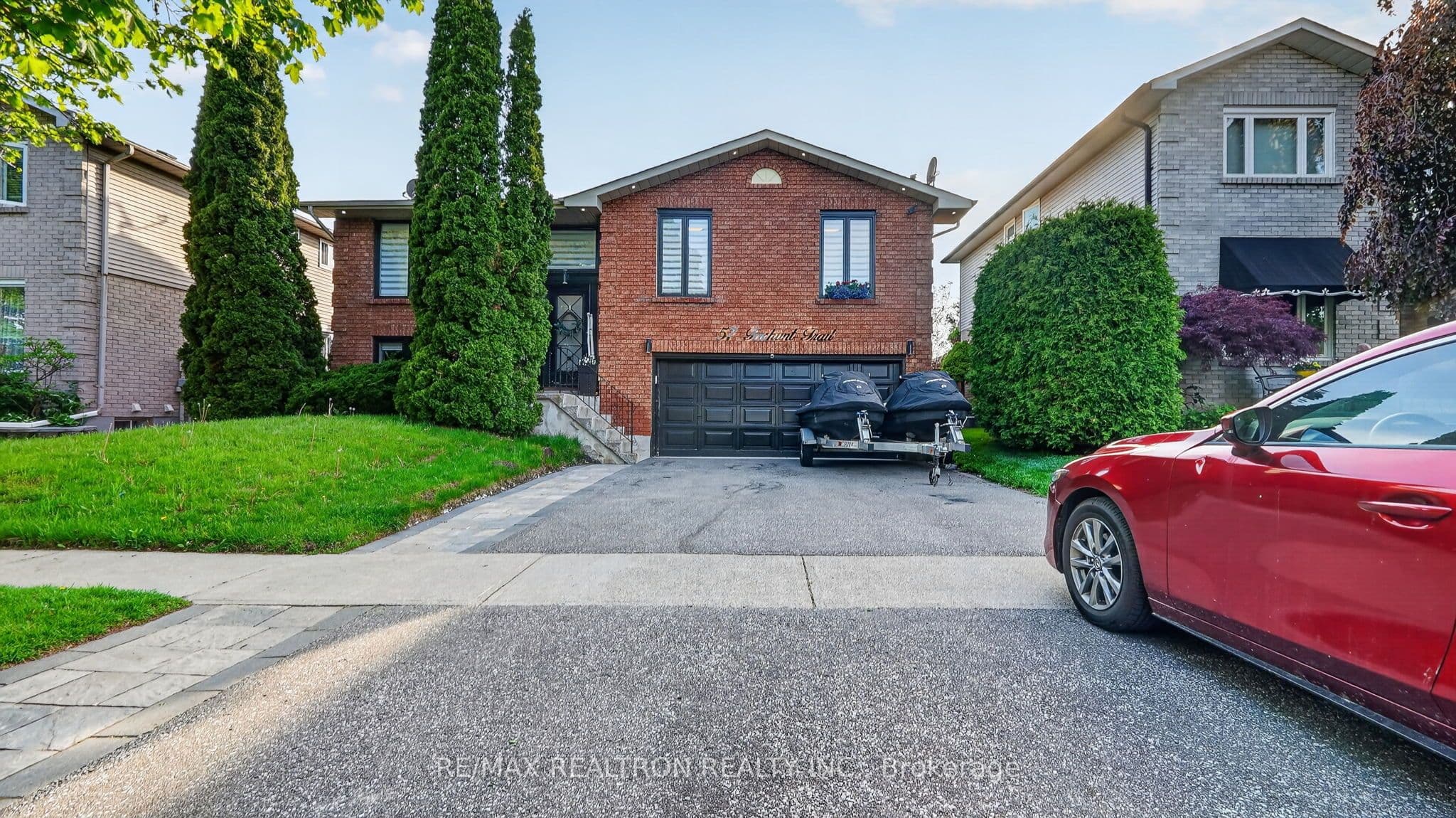 57 Foxhunt Trail, Clarington