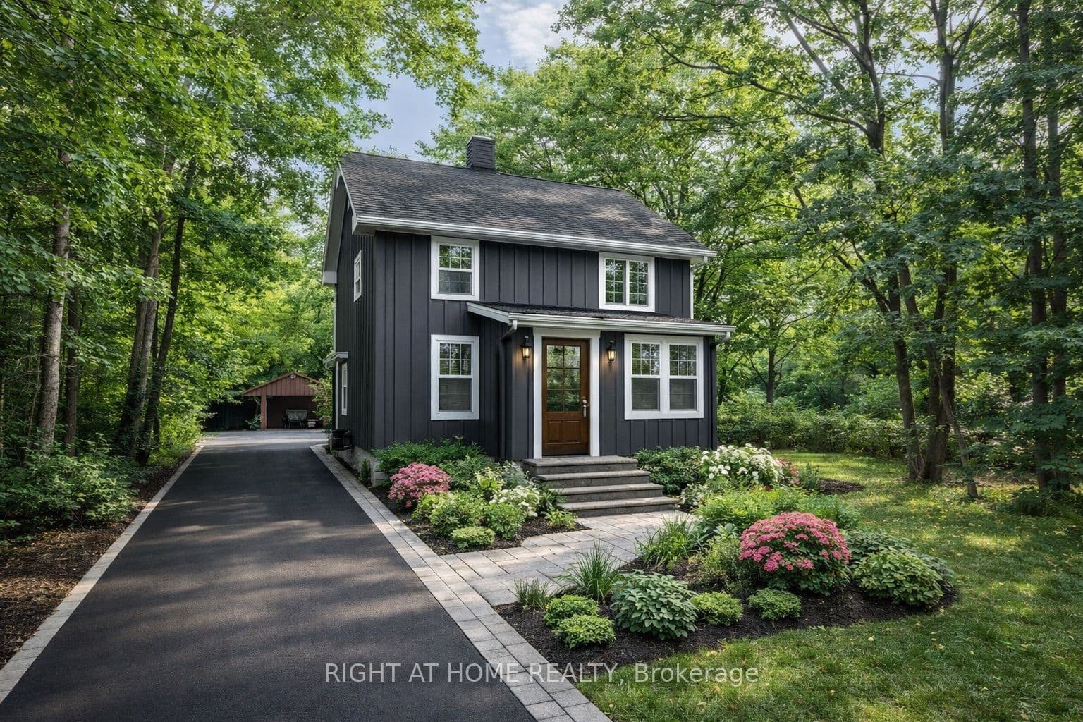 315 Main Street N, Newmarket