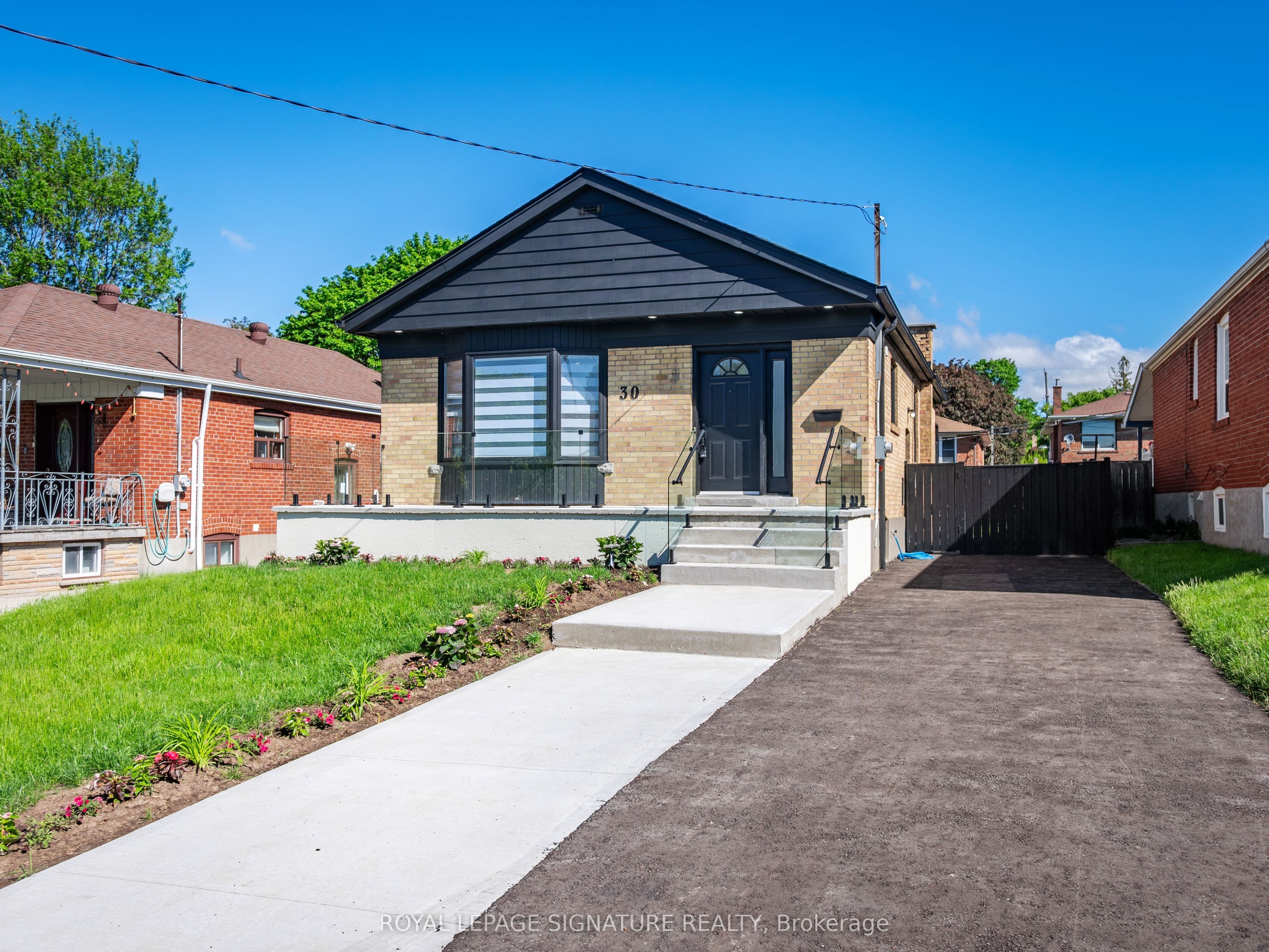 30 Japonica Road, Toronto E04
