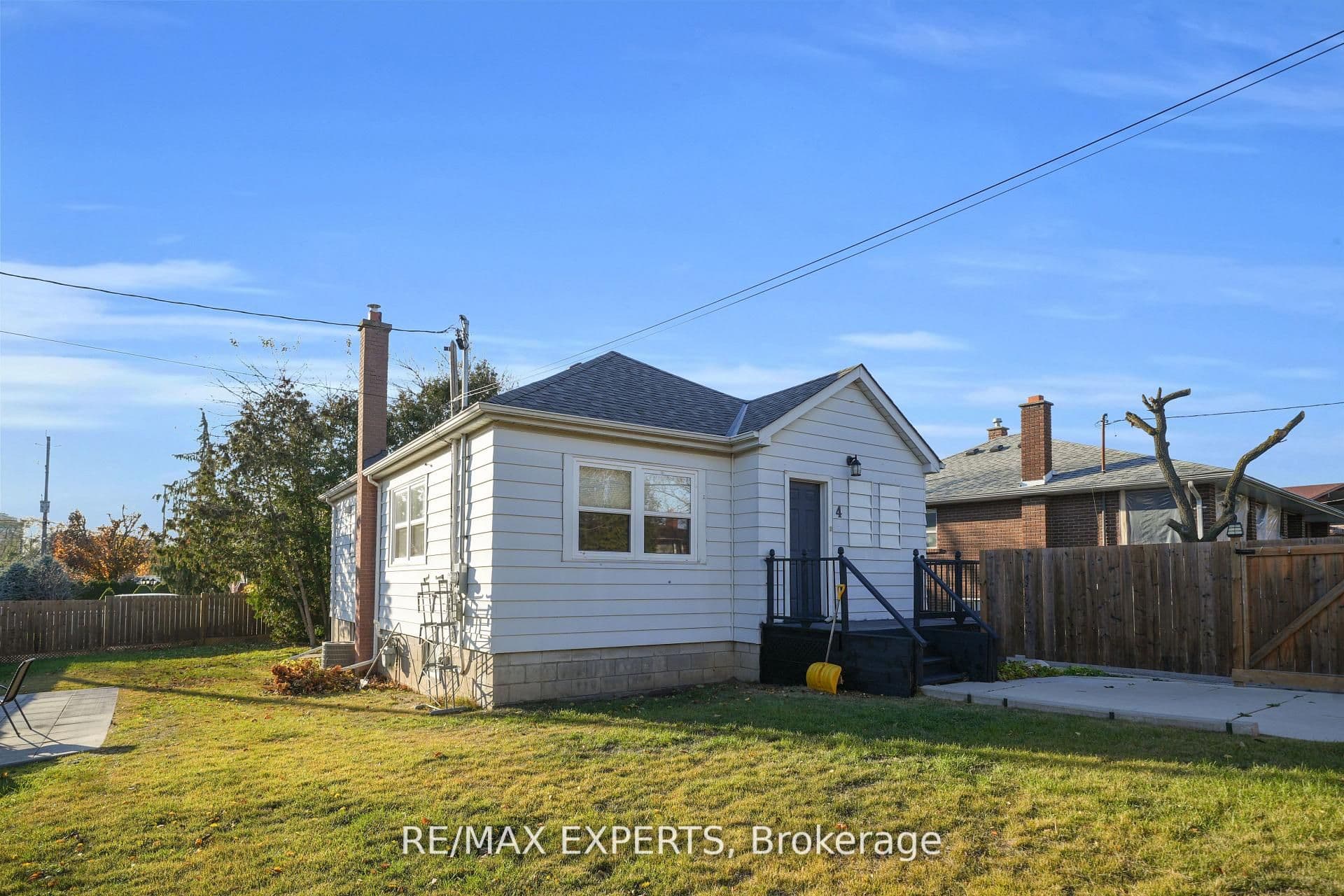 4 Larchmere Avenue, Toronto W05