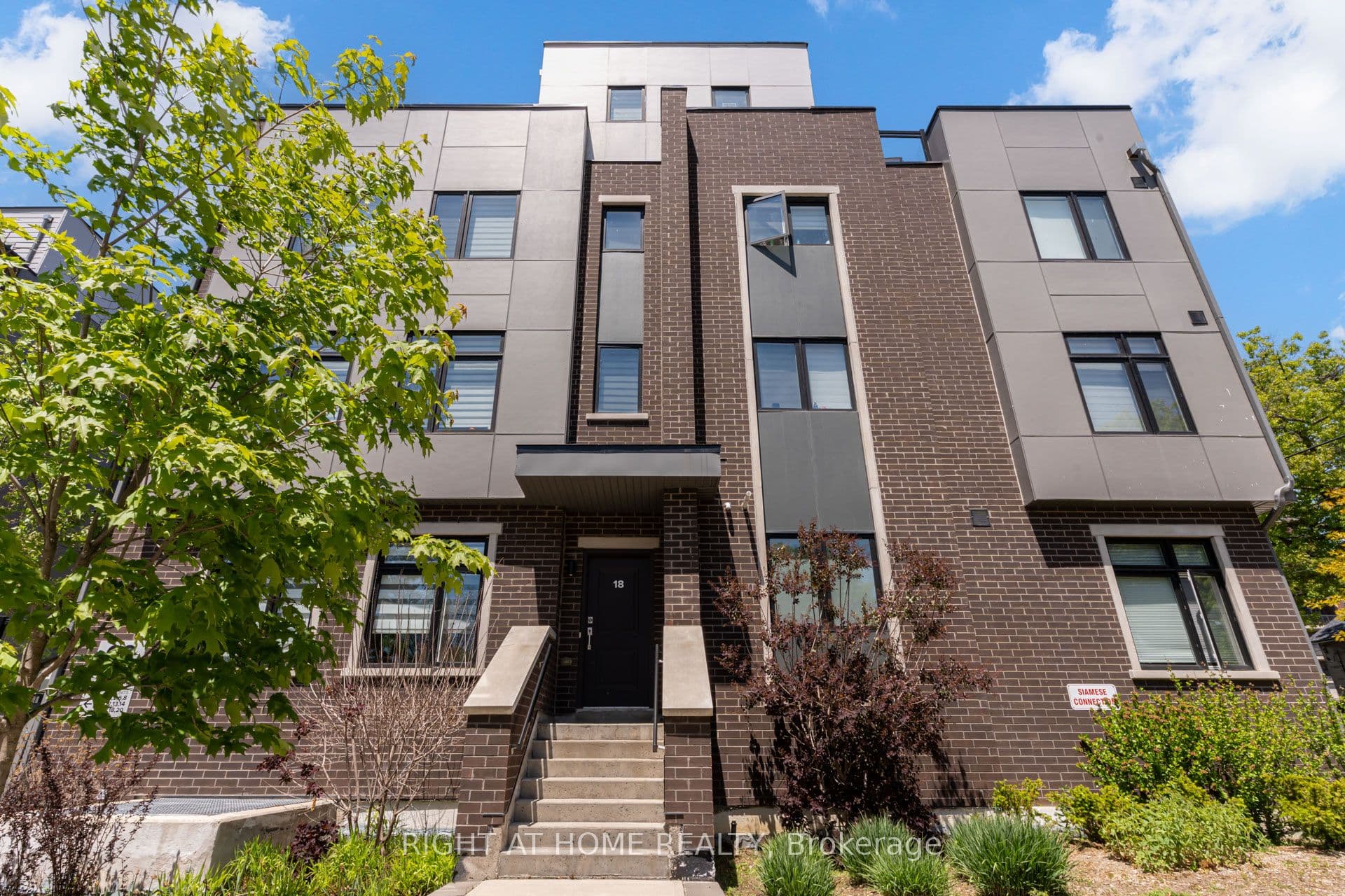66 Long Branch Avenue Unit 4, Toronto W06