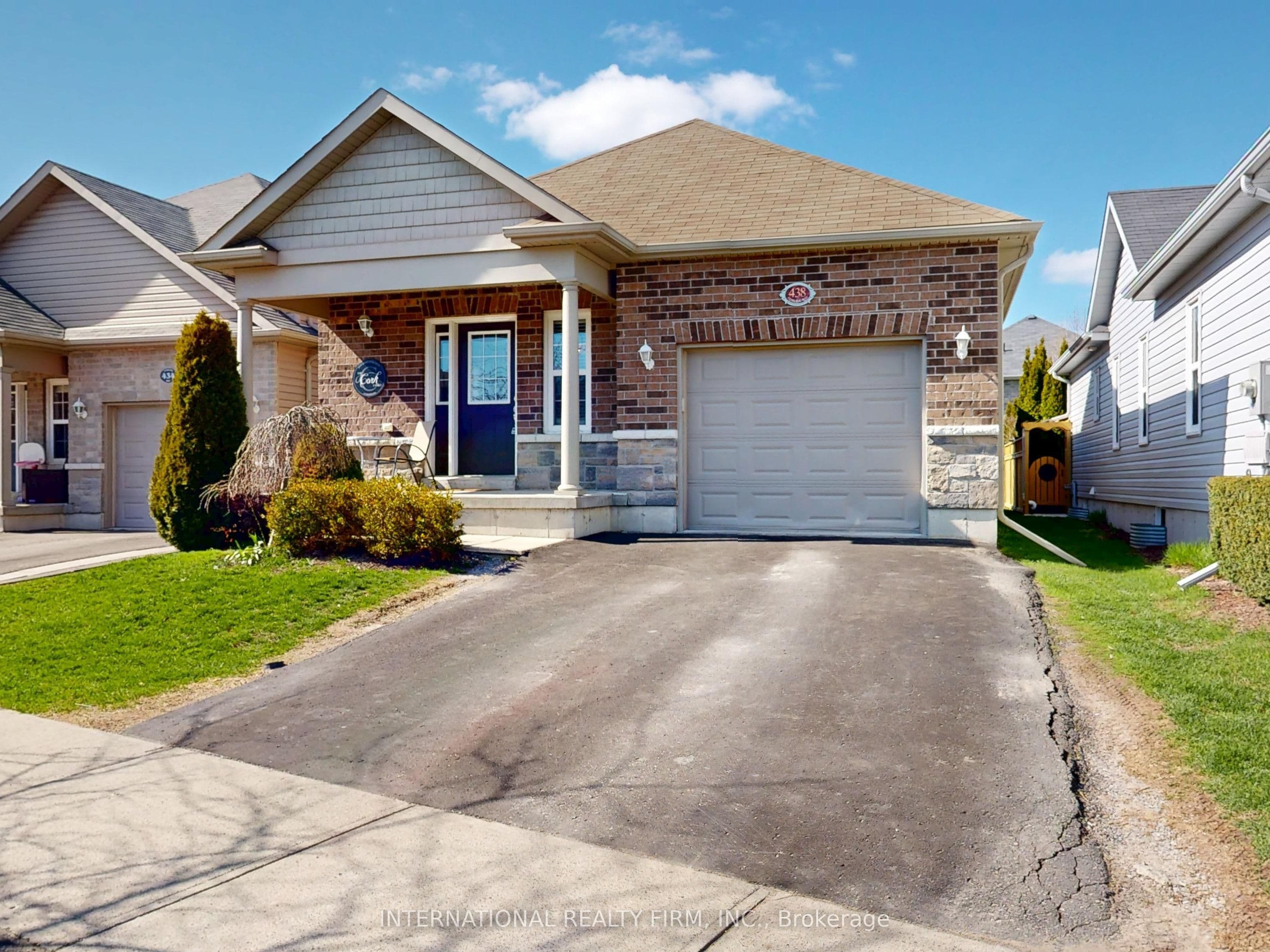 438 Stirling Way, Cobourg