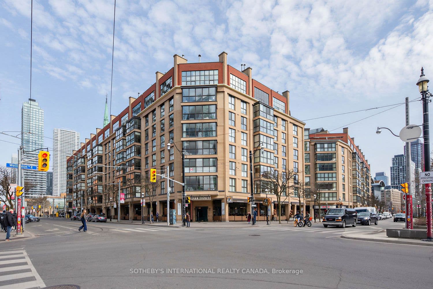 35 Church Street Unit 202, Toronto C08