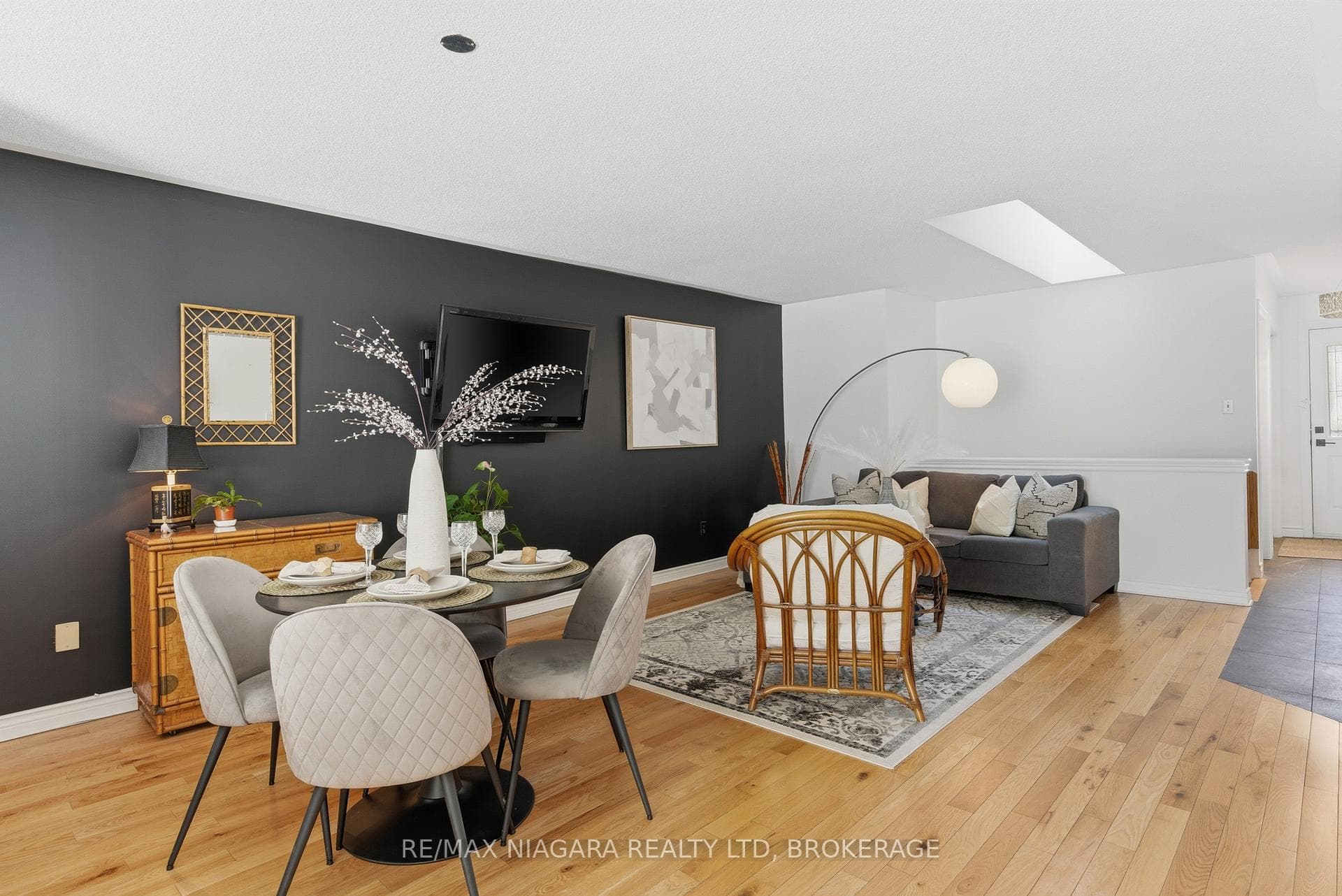 165 Main Street E Unit 14, Grimsby