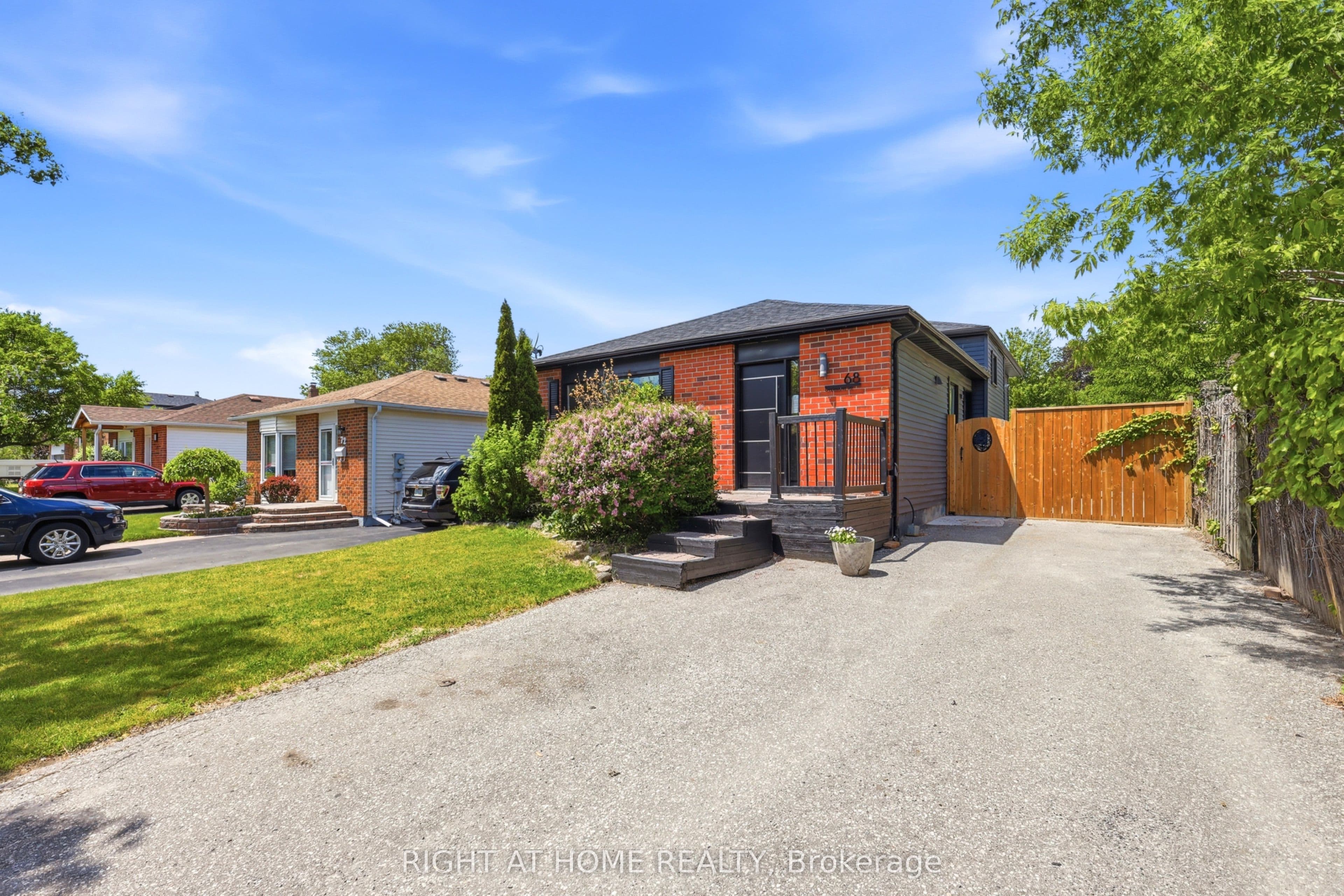 68 Overbank Drive, Oshawa
