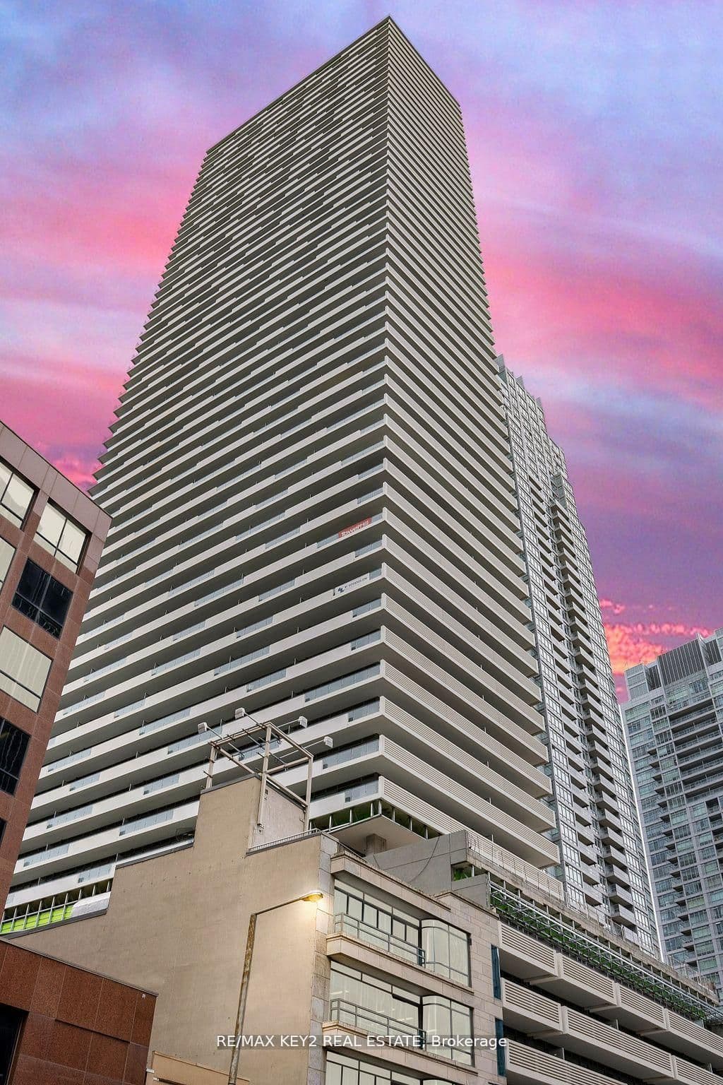 2221 Yonge Street Unit 3402, Toronto C10