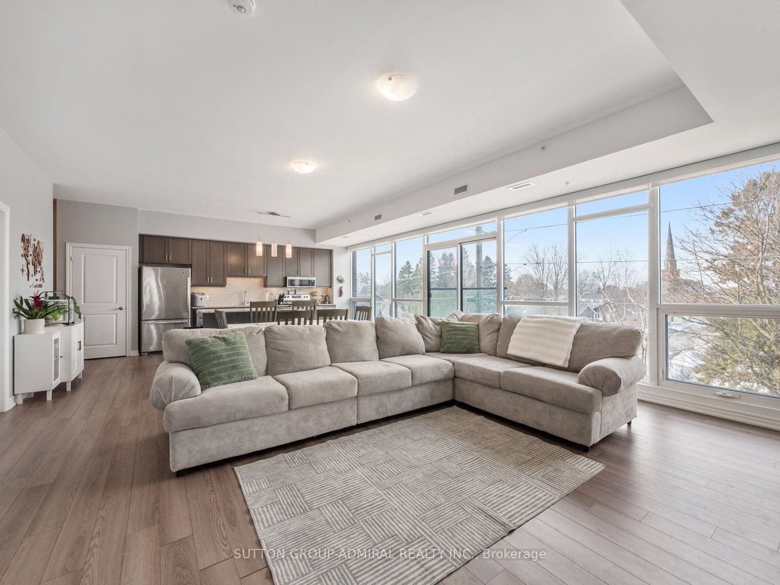 109 King Avenue E Unit 301, Clarington