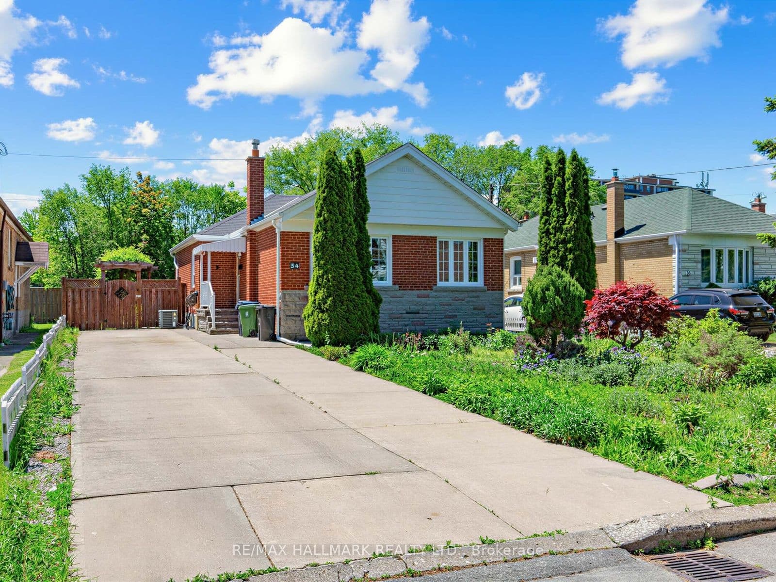 34 Greylawn Crescent, Toronto E04