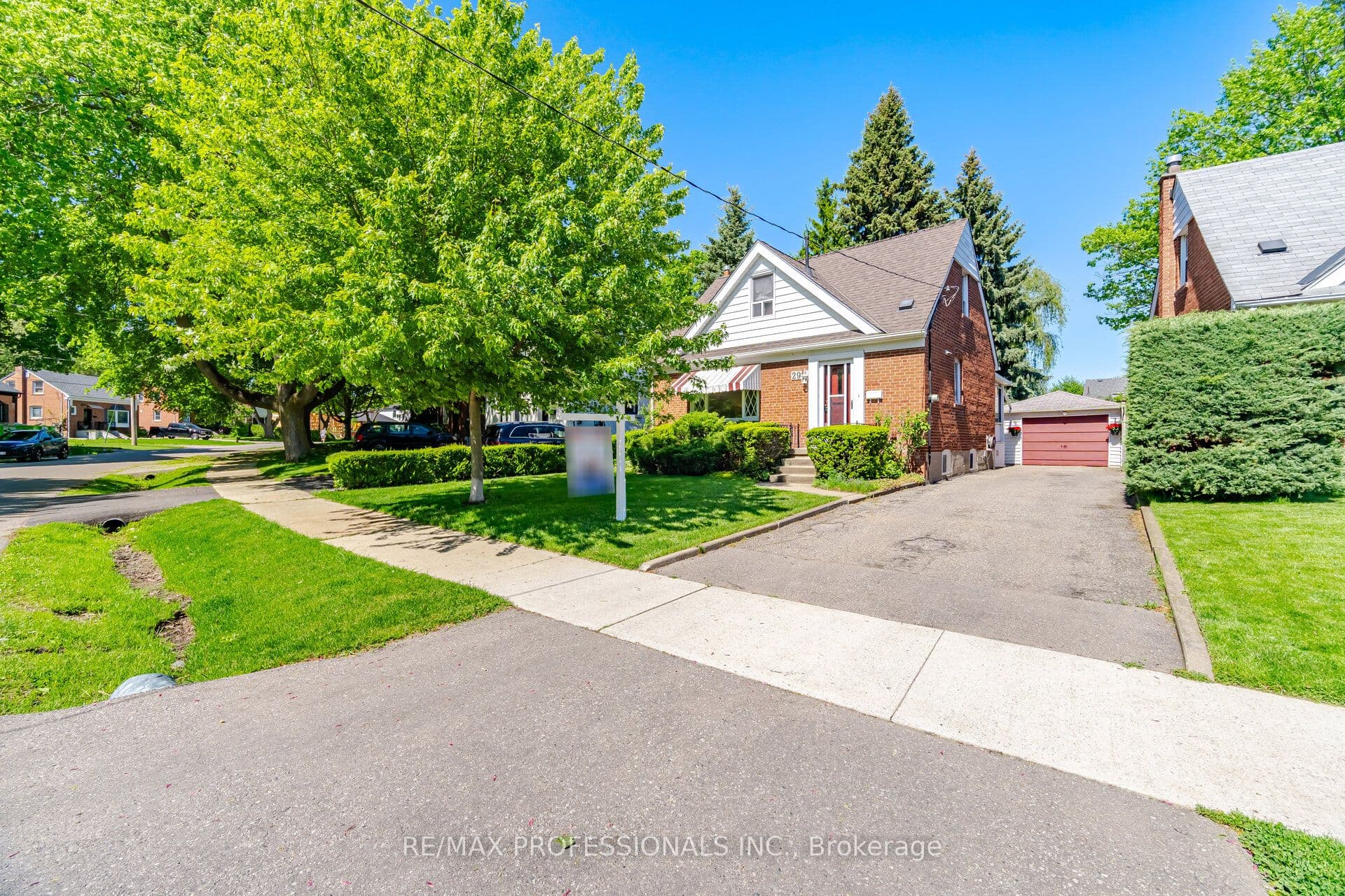 29 Westleigh Crescent, Toronto W06