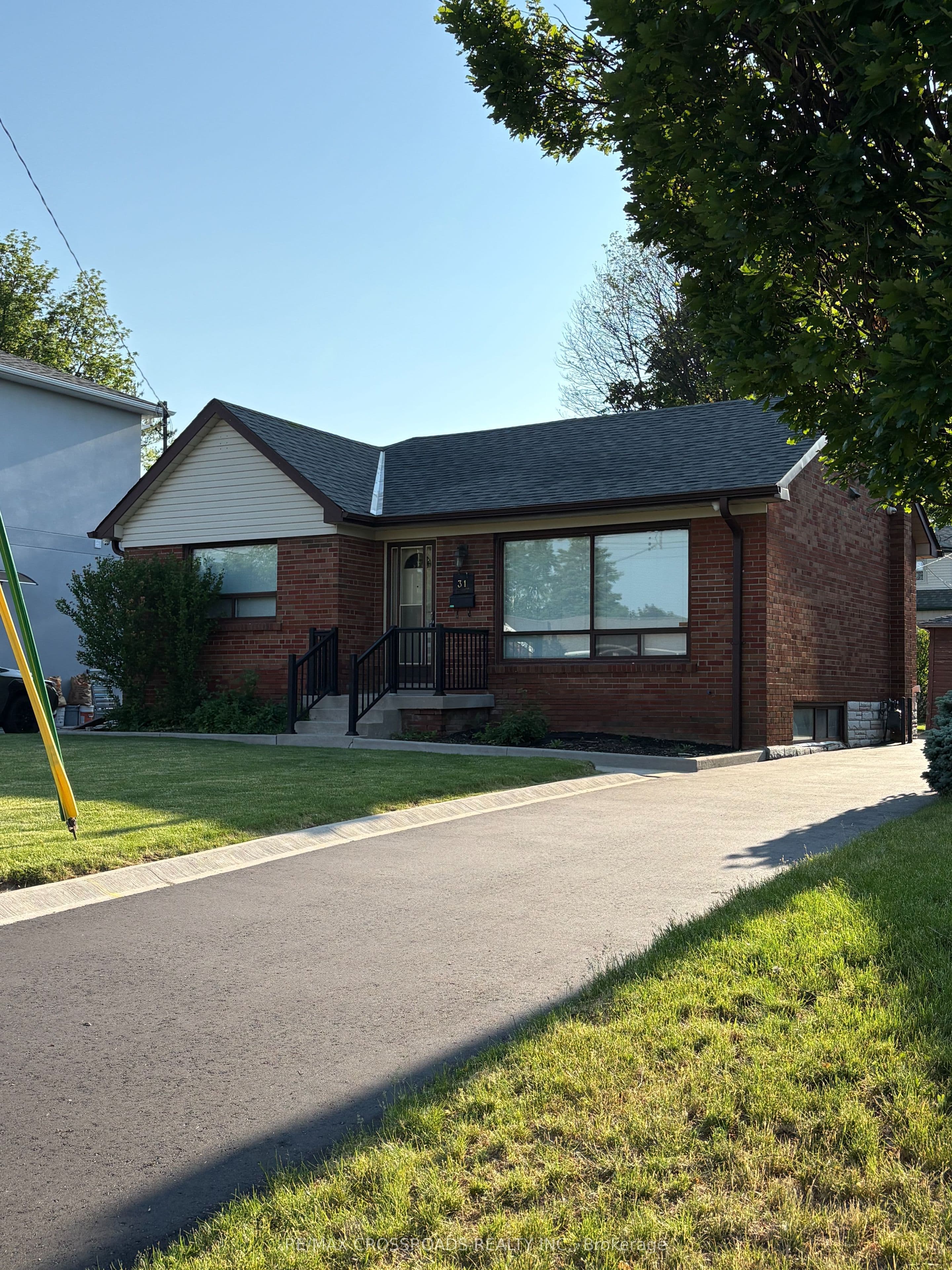 31 Robertsfield Crescent, Toronto E04