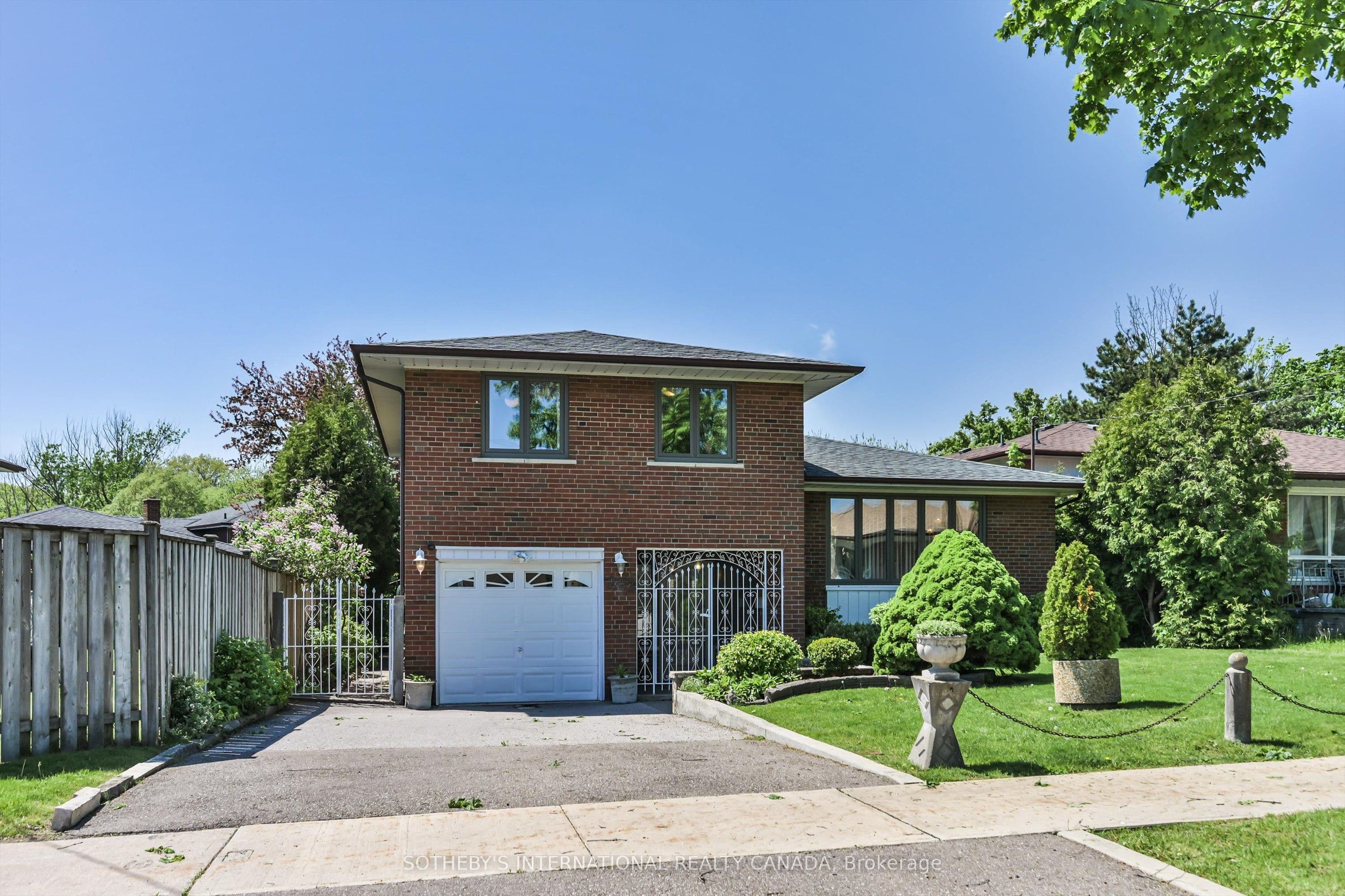 283 Derrydown Road, Toronto W05