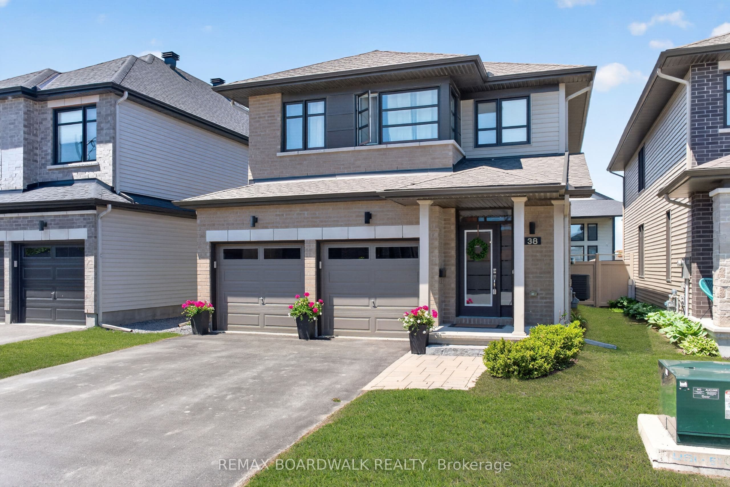 38 Thunderbolt Street, Kanata