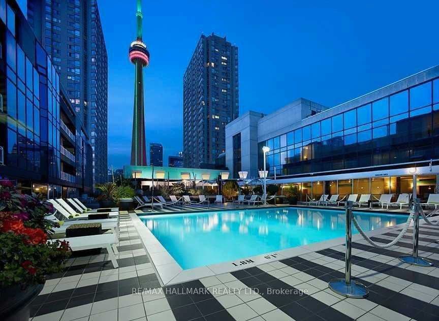 251 Queens Quay W Unit 404, Toronto C01