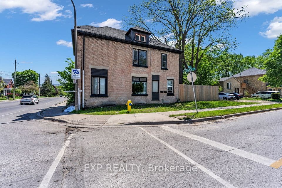 553 Quebec Street, London East