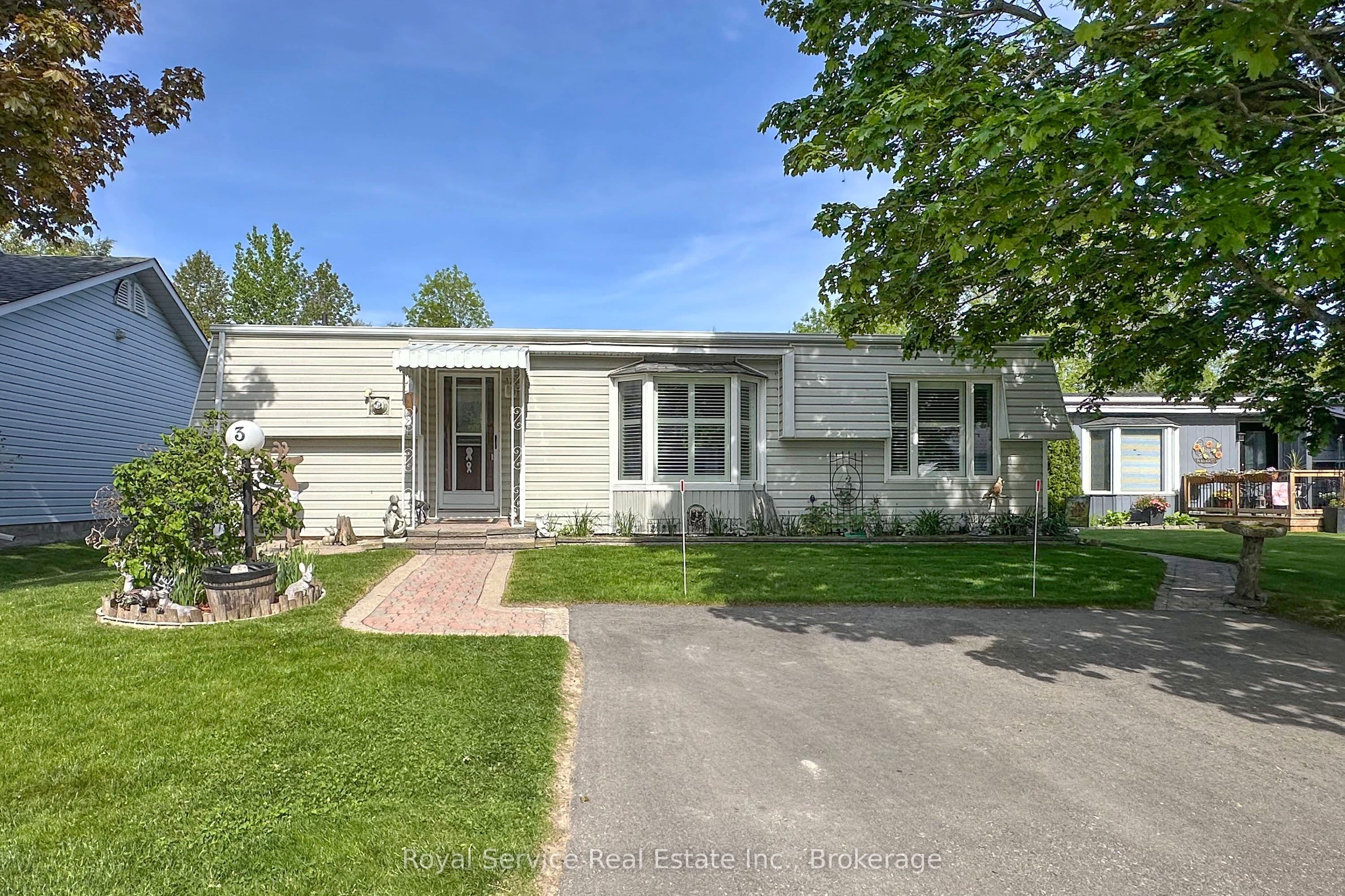 3 Fairway Drive, Clarington