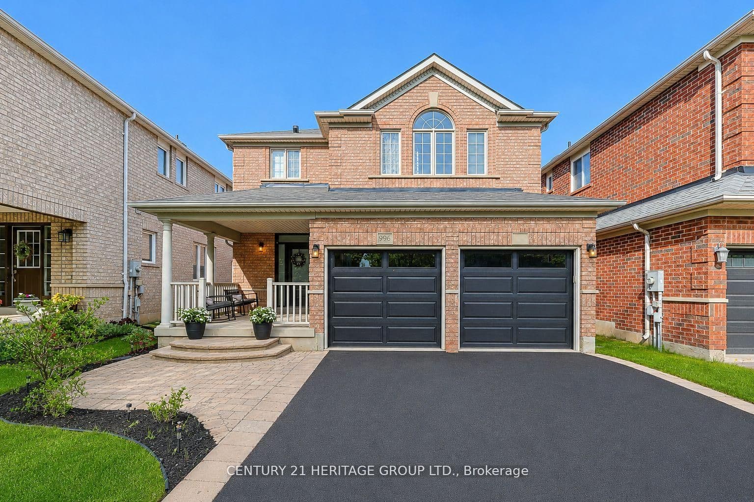 996 Oaktree Crescent, Newmarket