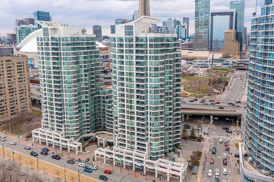 228 Queens Quay W Unit 2801 (Ph 1), Toronto C01